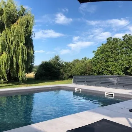 Apartment Nemespecsely Udvarhaz *