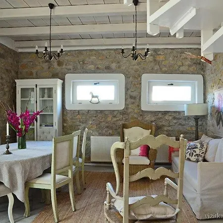 Nemespecsely Udvarhaz Pécsely