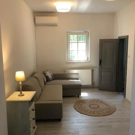 Nemespecsely Udvarhaz * Pécsely