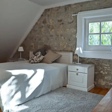 Nemespécsely Udvarház Apartamento Pécsely