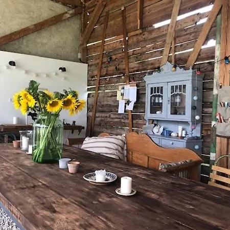 Nemespecsely Udvarhaz Apartment *