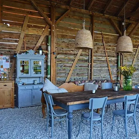 Nemespecsely Udvarhaz Apartment Pécsely