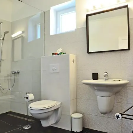 Nemespecsely Udvarhaz Apartment Pécsely