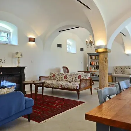 Nemespécsely Udvarház Apartamento *