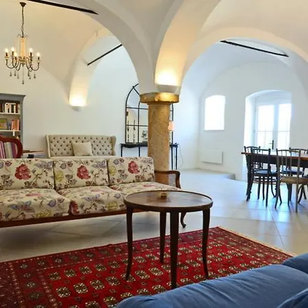 Nemespecsely Udvarhaz Apartment