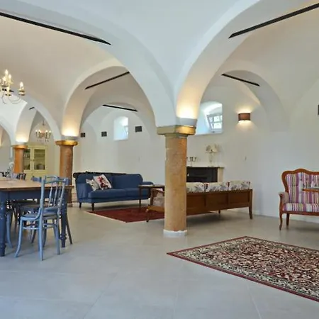 Nemespecsely Udvarhaz