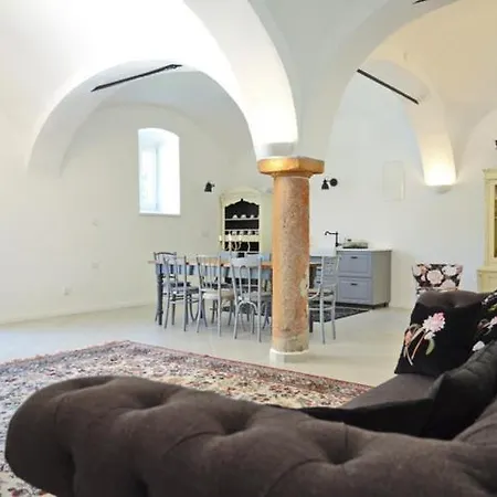 Nemespécsely Udvarház Apartamento *