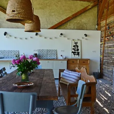 Apartment Nemespecsely Udvarhaz *