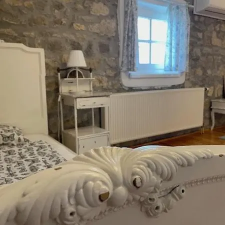 Apartment Nemespecsely Udvarhaz *