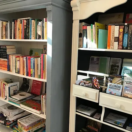 Nemespecsely Udvarhaz Apartment